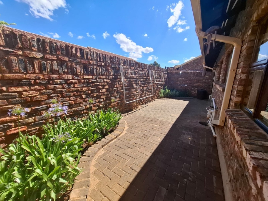 2 Bedroom Property for Sale in Pellissier Free State